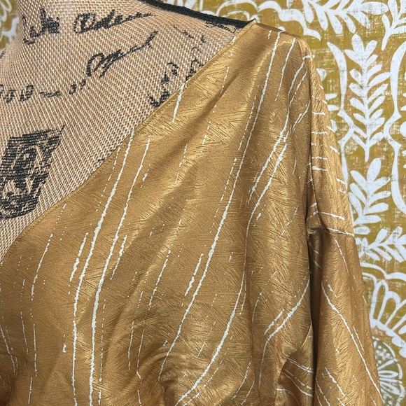 NWOT DIARRABLU Maya Exaggerated Long Sleeve Textured Wrap Dress in Gold Sz 3XL - Picture 2 of 13